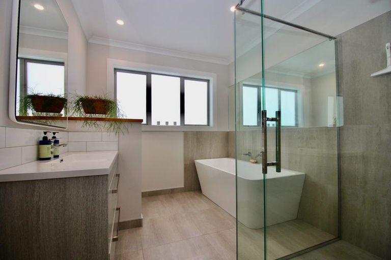 Photo of property in 148 Kupe Drive, Whitianga, 3510