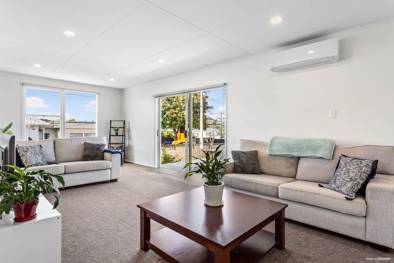 Photo of property in 2/260 Birkdale Road, Birkdale, Auckland, 0626