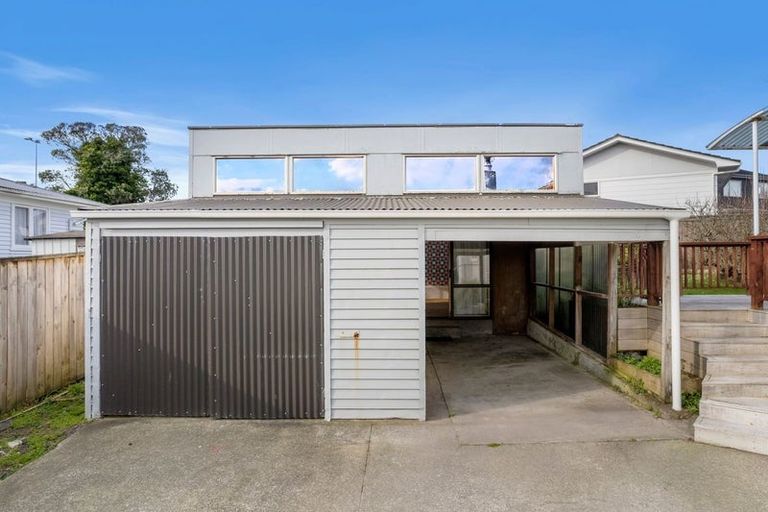 Photo of property in 13 Sheehan Road, Te Atatu South, Auckland, 0610
