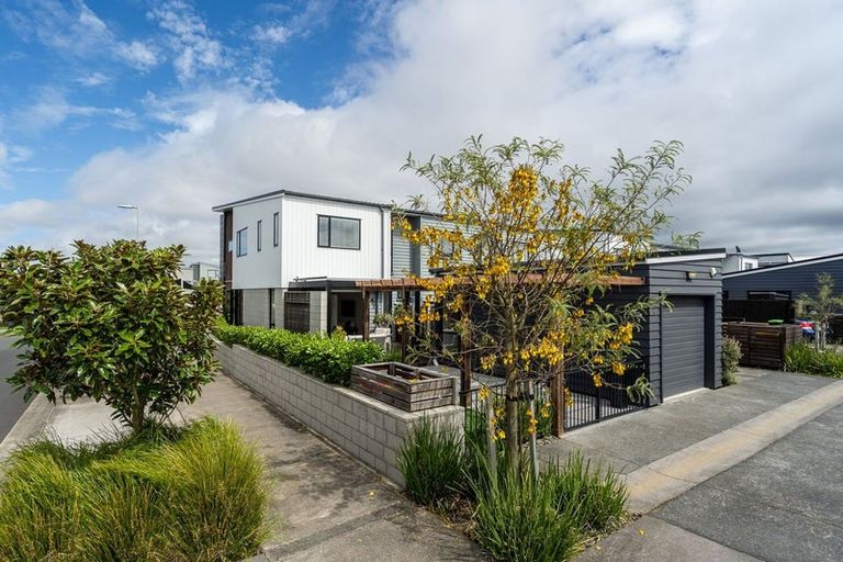 Photo of property in 2 Chaffinch Road, Hobsonville, Auckland, 0616