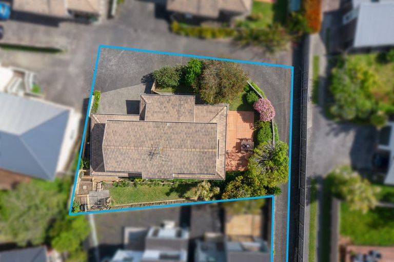 Photo of property in 1/46 Blakeborough Drive, Forrest Hill, Auckland, 0620