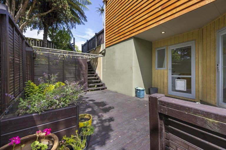 Photo of property in 15 Shortland Street, Lower Vogeltown, New Plymouth, 4310
