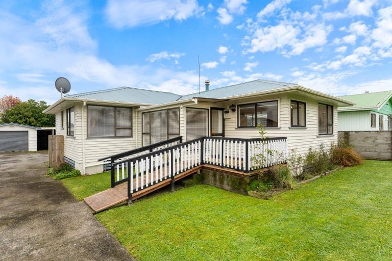 Photo of property in 8 Tudor Road, Pahiatua, 4910