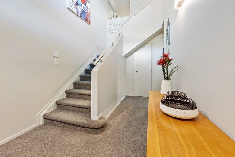 Photo of property in 4 Blue Heron Rise, Stanmore Bay, Whangaparaoa, 0932