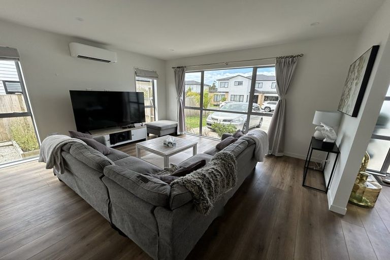 Photo of property in 19 St Claire Road, Silverdale, 0932