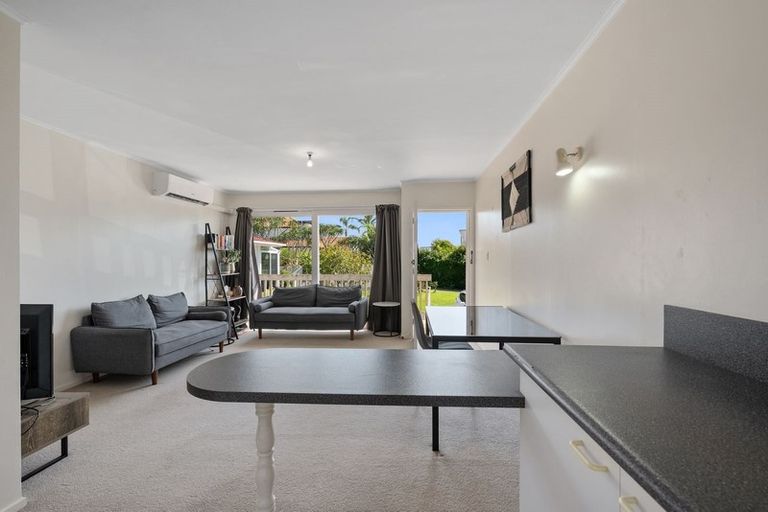Photo of property in 3/240 Hurstmere Road, Takapuna, Auckland, 0622