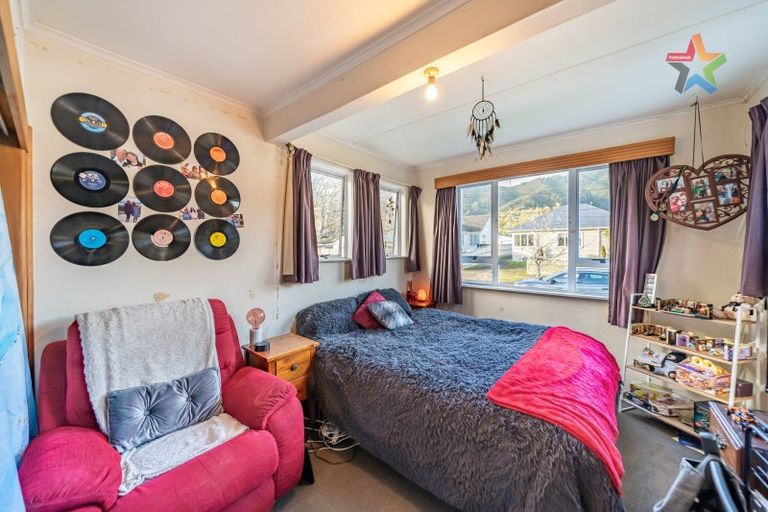 Photo of property in 47 Shearer Crescent, Naenae, Lower Hutt, 5011