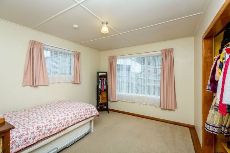 Photo of property in 11 Handley Place, Glen Avon, New Plymouth, 4312