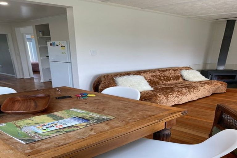 Photo of property in 12 The Avenue, Otaki Beach, Otaki, 5512