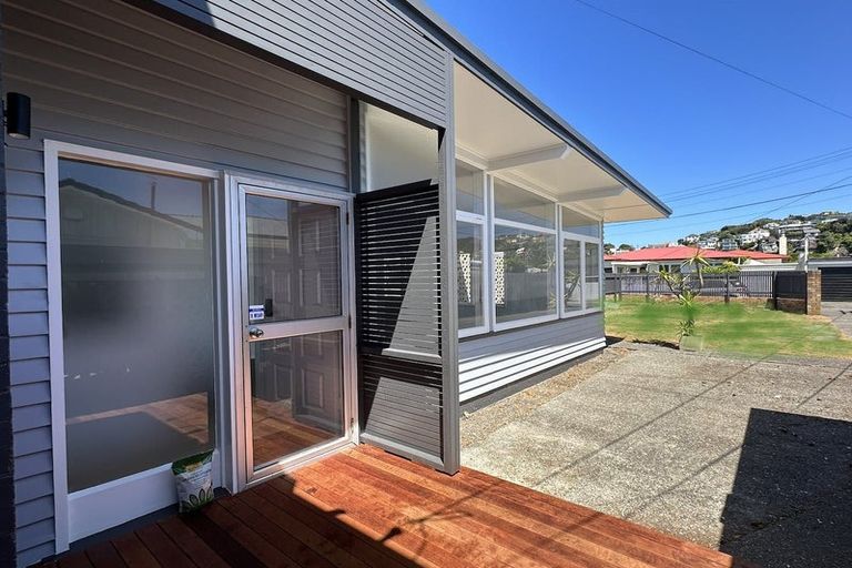 Photo of property in 9 Harbour Park Terrace, Khandallah, Wellington, 6035