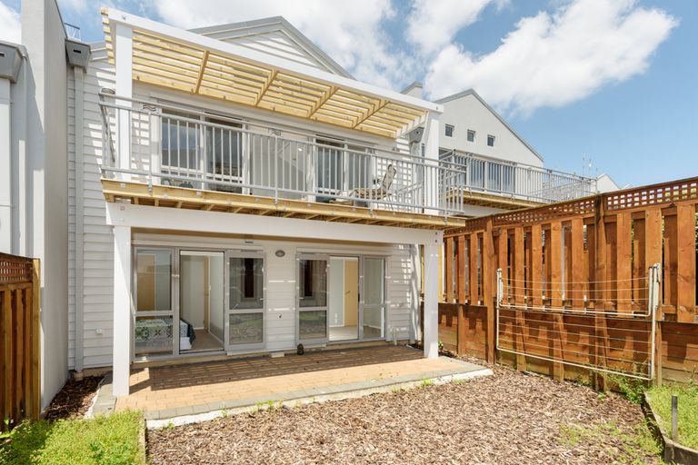 Photo of property in 24/19 Brodie Place, Bethlehem, Tauranga, 3110