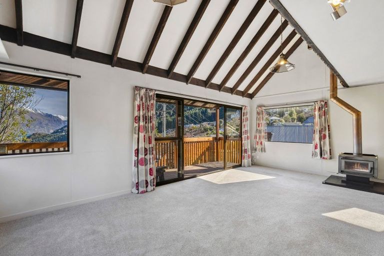 Photo of property in 218 Fernhill Road, Sunshine Bay, Queenstown, 9300