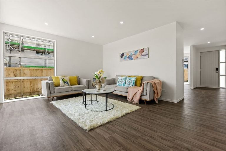 Photo of property in 17 Leatherwood Road, Takanini, 2110