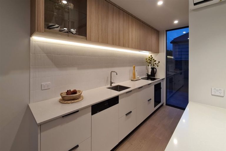 Photo of property in 2/23 Strowan Avenue, Fairfield, Hamilton, 3214