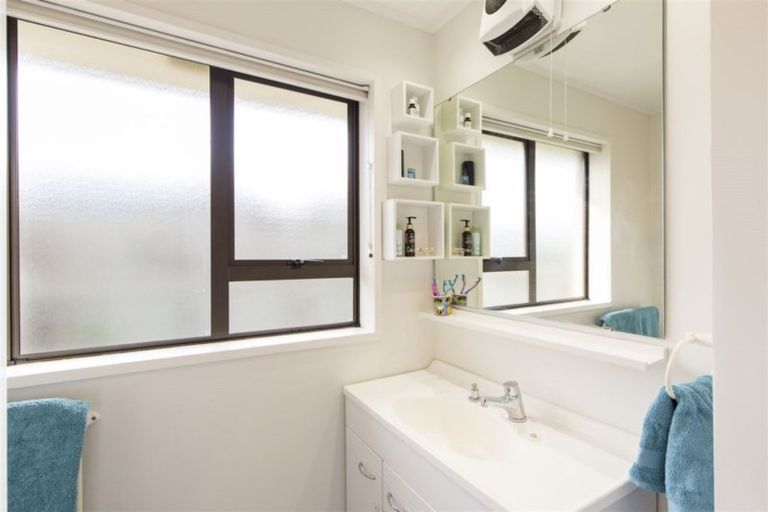 Photo of property in 37 Flower Street, Bryndwr, Christchurch, 8053