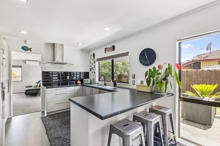 Photo of property in 1/7 Mirabell Place, Golflands, Auckland, 2013