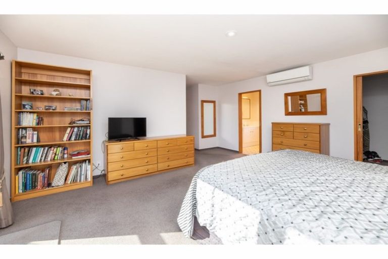 Photo of property in 22 Berkshire Drive, Avonhead, Christchurch, 8042