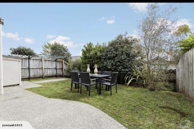 Photo of property in 7 Vicente Place, Oteha, Auckland, 0632