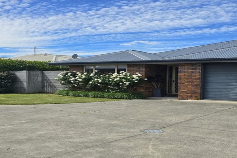 Photo of property in 15a Seadown Crescent, Amberley, 7410