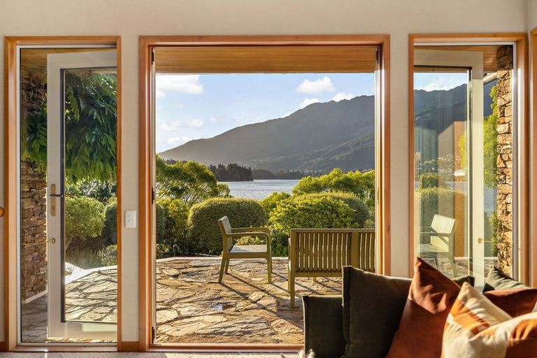Photo of property in 45 Bay View Road, Kelvin Heights, Queenstown, 9300