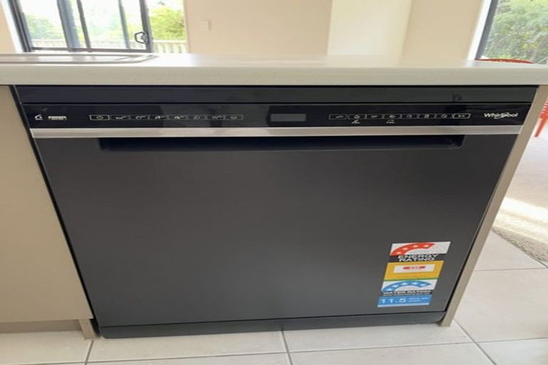 Photo of property in 7 Lowry Heights, Stokes Valley, Lower Hutt, 5019