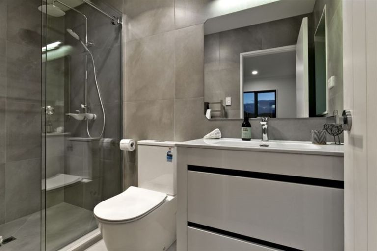 Photo of property in 6 Barrique Road, Kumeu, 0810