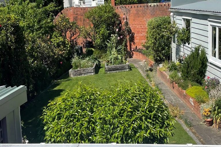 Photo of property in 6 Burnham Street, Seatoun, Wellington, 6022