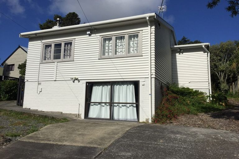 Photo of property in 79 Kaurilands Road, Titirangi, Auckland, 0604