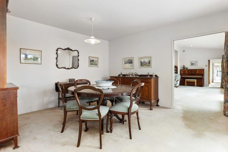 Photo of property in 1/95 Braemar Road, Castor Bay, Auckland, 0620