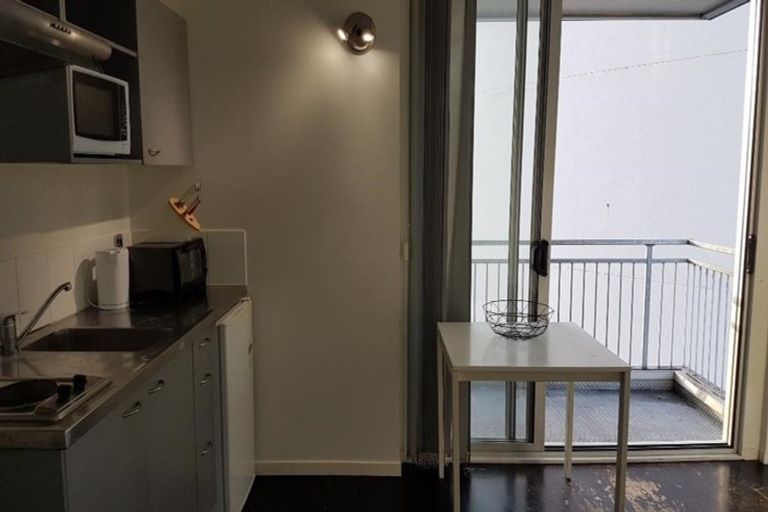 Photo of property in Scotia Tower Apartments, 8a/8 Scotia Place, Auckland Central, Auckland, 1010