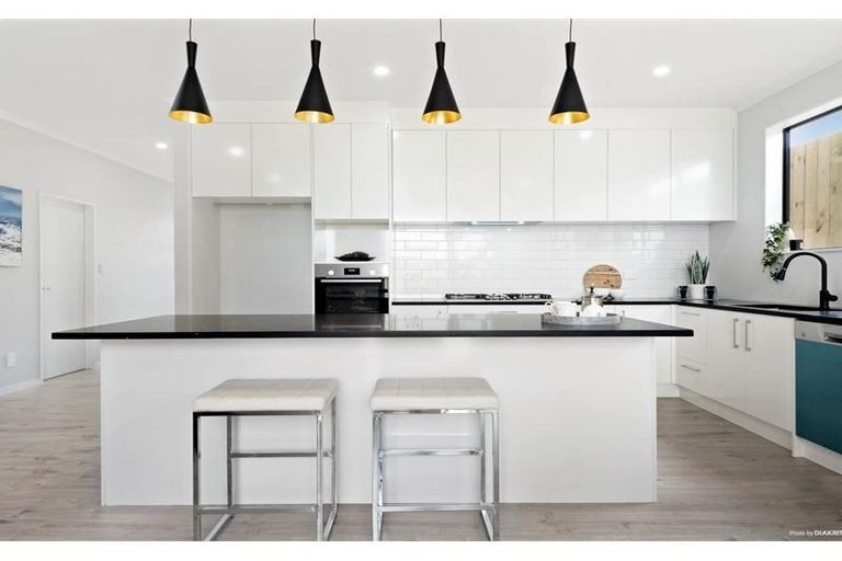 Photo of property in 5 Verdot Close, Kumeu, 0810