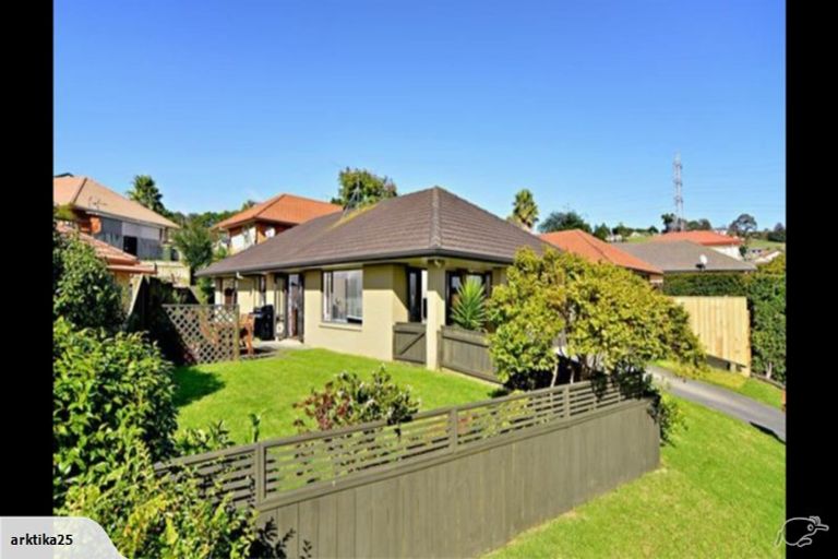 Photo of property in 13 Earnslaw Crescent, Clover Park, Auckland, 2019