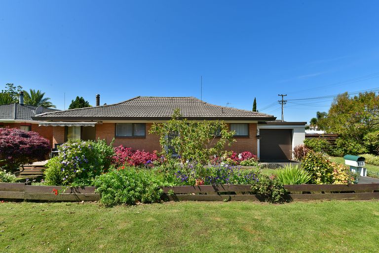 Photo of property in 63 Centreway Road, Orewa, 0931