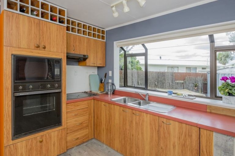 Photo of property in 7 Nikau Street, Levin, 5510