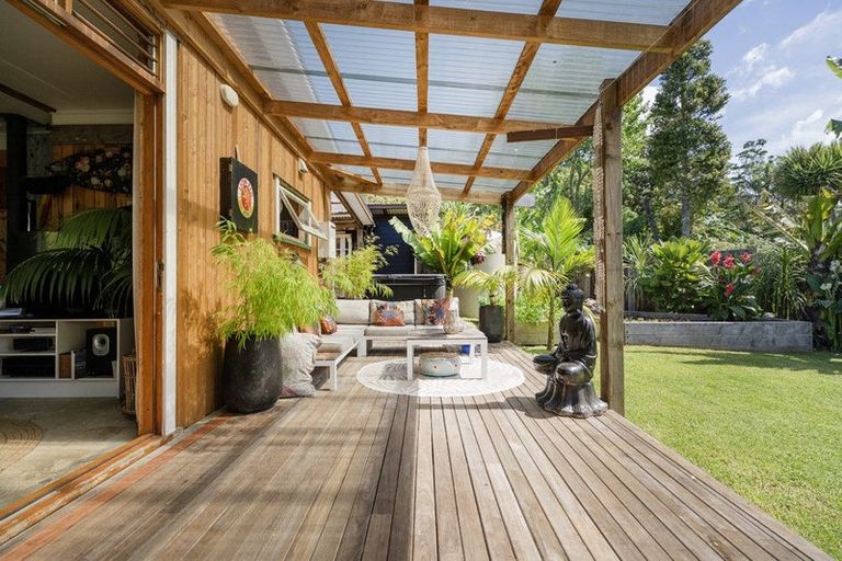 Photo of property in 8 Laycock Road, Tairua, 3508