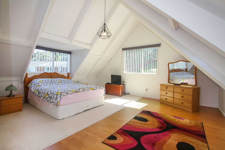 Photo of property in 1/18 Teviot Place, Totara Vale, Auckland, 0629