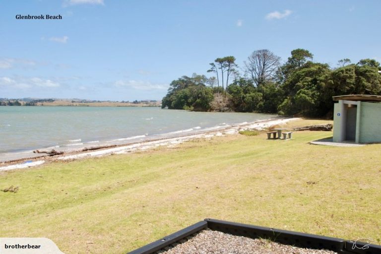 Photo of property in 4 Waimiri Road, Glenbrook, 2681