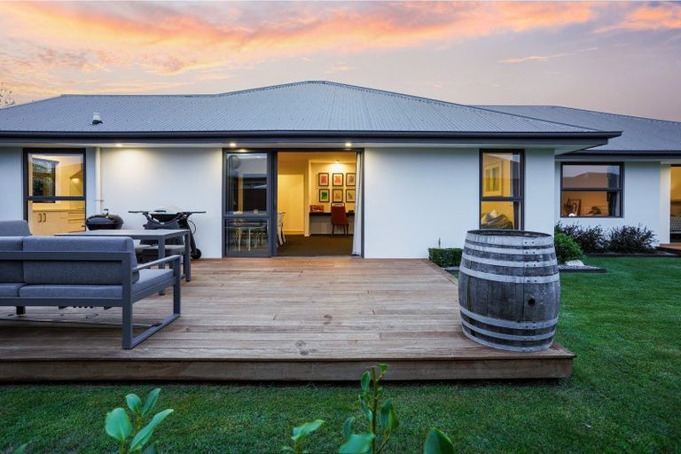 Photo of property in 55 Sequoia Way, Rangiora, 7400