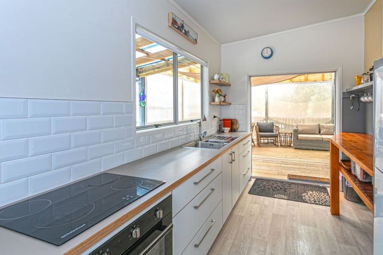 Photo of property in 33 Puriri Road, Te Kouma, Coromandel, 3581