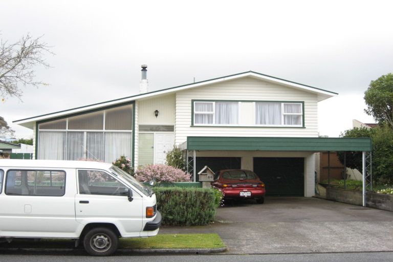 Photo of property in 84 Manu Crescent, Upper Vogeltown, New Plymouth, 4310
