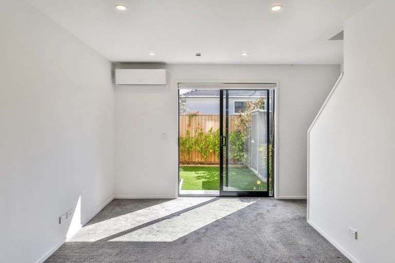 Photo of property in 4/57 Taikata Road, Te Atatu Peninsula, Auckland, 0610