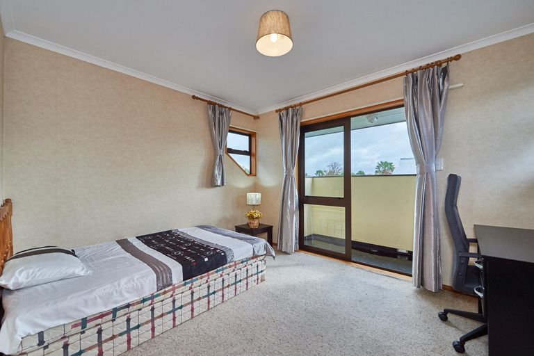 Photo of property in 8a Palm Avenue, Hokowhitu, Palmerston North, 4410
