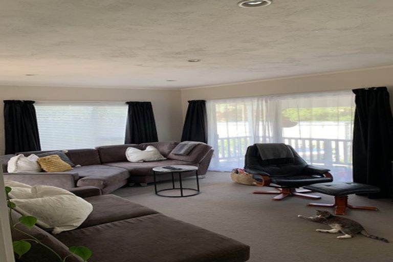 Photo of property in 2/14 Finchley Road, Torbay, Auckland, 0630