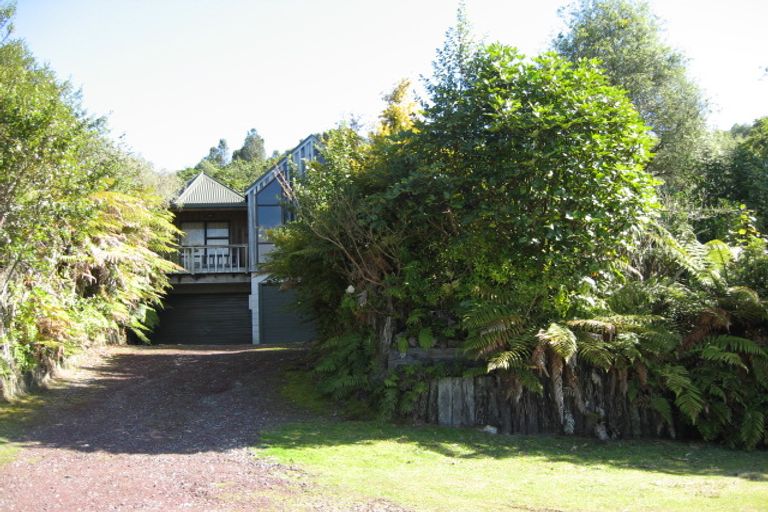 Photo of property in 62 Hauraki Terrace, Pukawa Bay, Turangi, 3381