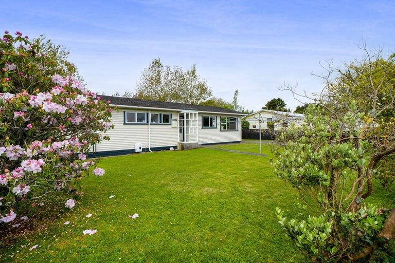 Photo of property in 10 Karaka Street, Inglewood, 4330