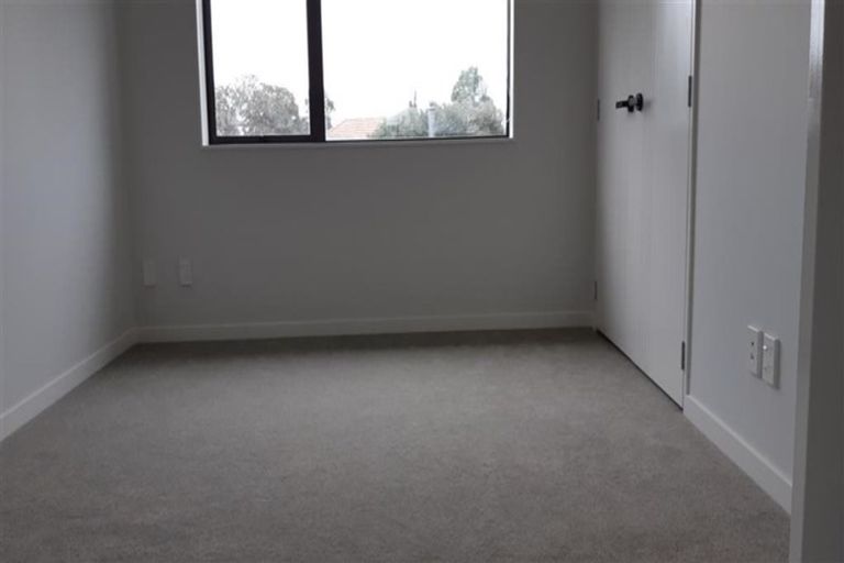 Photo of property in 7c Holland Avenue, Point England, Auckland, 1072