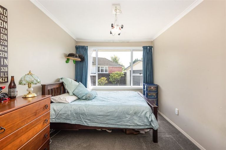 Photo of property in 24 Ealing Street, Redwood, Christchurch, 8051