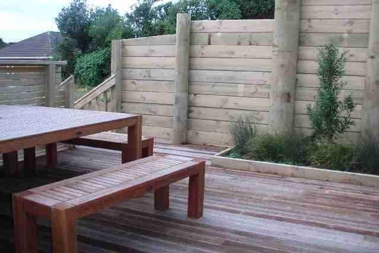 Photo of property in 52d Mandalay Terrace, Khandallah, Wellington, 6035