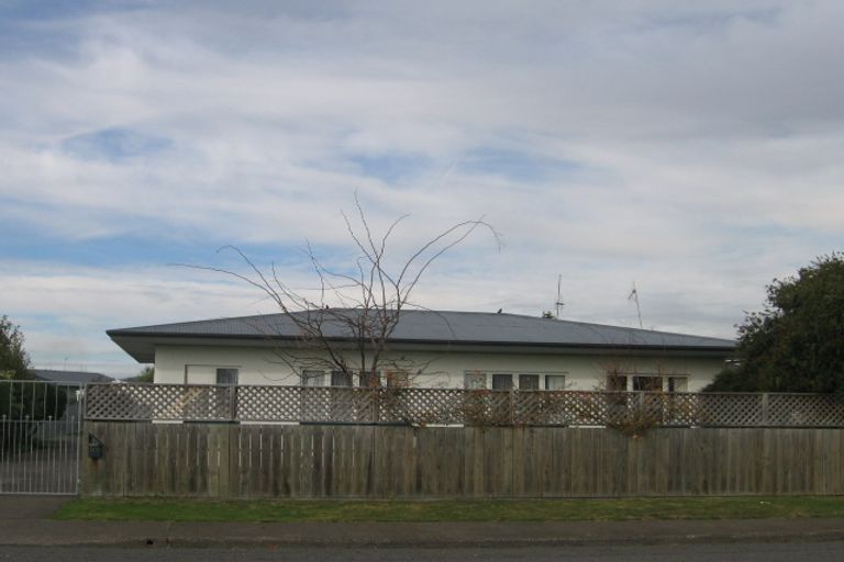 Photo of property in 1411 Woodstock Avenue, Mayfair, Hastings, 4122