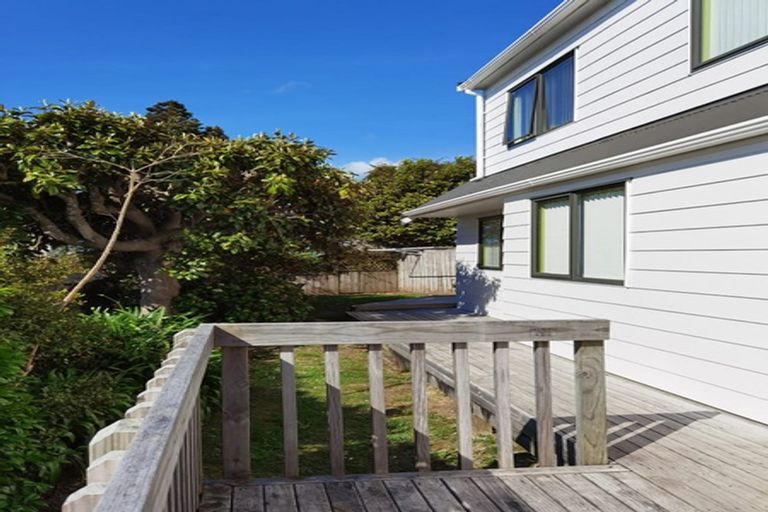 Photo of property in 2/13 Cheryl Place, Hillcrest, Auckland, 0627